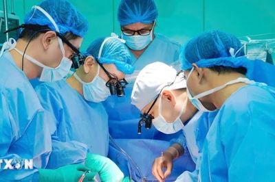 Ngày 21/10: Bộ trưởng Bộ Y tế, Bộ Nội vụ trình bày về nhiều dự án luật