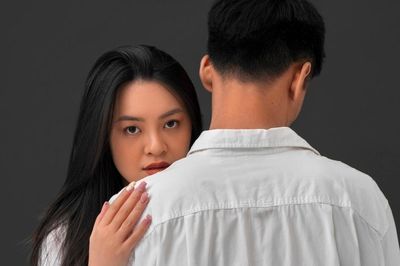 'Áp lực lập gia đình', nhiều cô gái phải nhìn sắc mặt bạn trai để sống