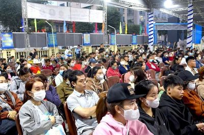 TP.HCM dự kiến hỗ trợ 7.500 vé cho công nhân về quê ăn Tết