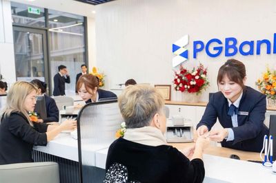 Ngân hàng đa dạng nguồn thu trước sức ép giảm lãi suất tiền vay