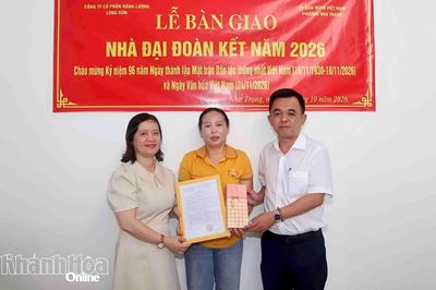 Ủy ban MTTQ Việt Nam phường Nha Trang bàn giao 2 nhà Đại đoàn kết