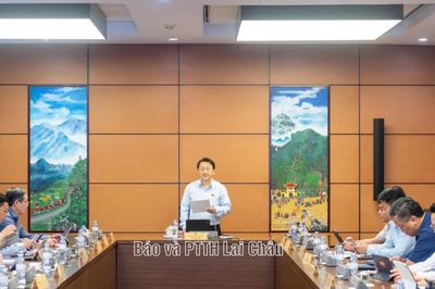 Đoàn đại biểu Quốc hội tỉnh Lai Châu góp ý hoàn thiện các dự án luật về y tế, lao động và bảo hiểm xã hội