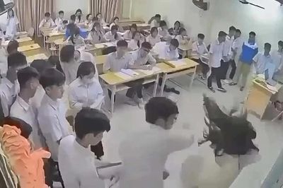 Sở Giáo dục và Đào tạo Hà Nội yêu cầu làm rõ vụ nam sinh hành hung giáo viên