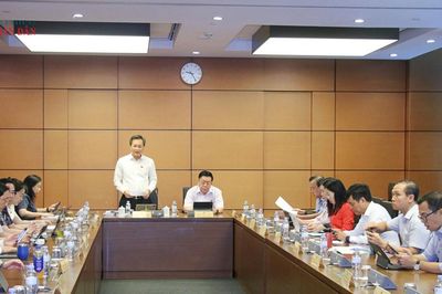 Cần thống nhất áp dụng giá dịch vụ khám bệnh tại bệnh viện công lập