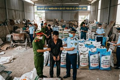 Lập lại trật tự thị trường phân bón bằng chế tài đủ mạnh