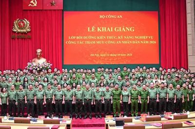 Khai giảng Lớp bồi dưỡng công tác tham mưu Công an nhân dân năm 2026
