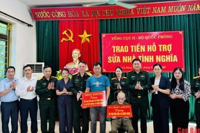 Tổng cục II, Bộ Quốc phòng hỗ trợ sửa nhà tình nghĩa và tặng quà gia đình chính sách tại xã Bạch Đằng