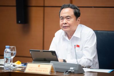 Chủ tịch Quốc hội: Giảm thu ngân sách từ thuốc lá nhưng lợi ích xã hội rất lớn