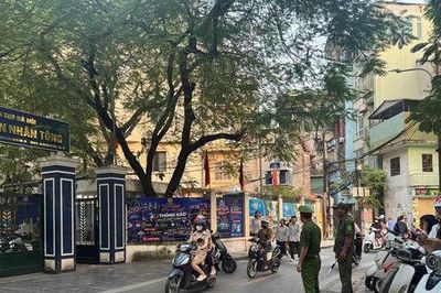 Bài học chủ động 'xóa' nút thắt giao thông trước cổng trường giờ tan tầm
