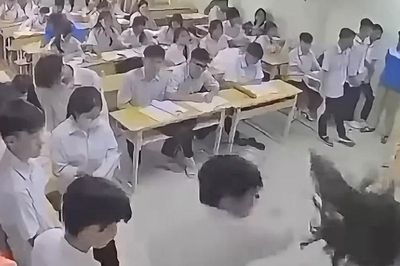 Sở GD&ĐT Hà Nội thông tin về vụ nam sinh đấm cô giáo tại lớp