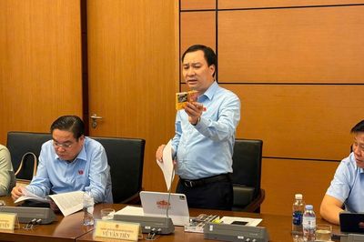 ĐBQH: Cần cấm trưng bày thuốc lá dưới mọi hình thức