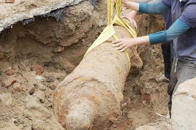 Phát hiện khẩu súng thần công dài gần 3 mét tại Thành Điện Hải