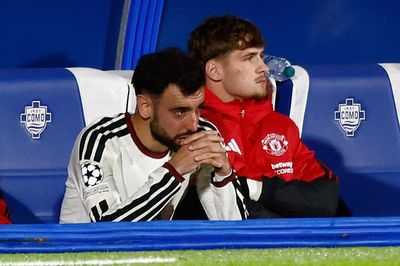 Carragher: 'Fernandes đang giết chết MU'