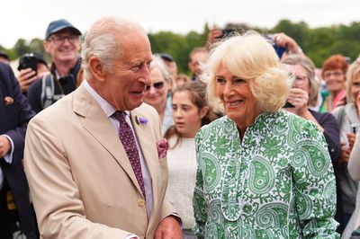 Thói quen của Vua Charles III và Vương hậu Camila trước giờ ăn