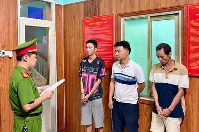 Quảng Ninh: Bắt khẩn cấp 2 đối tượng do liên quan đến ma túy