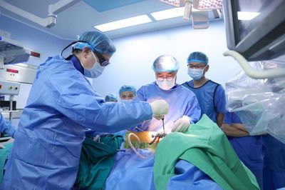 Phẫu thuật thành công ca nắn chỉnh vẹo cột sống không ghép xương đầu tiên tại Việt Nam