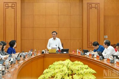 [Ảnh] Thường trực Ban Bí thư Trần Cẩm Tú chủ trì sơ kết 1 năm thực hiện Nghị quyết số 72-NQ/TW