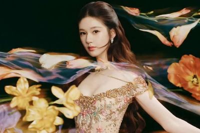 Triệu Lộ Tư xuất hiện đẹp hơn cả AI