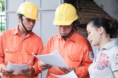 Áp giá điện theo giờ với hộ gia đình: Đừng để người dân khó xoay xở
