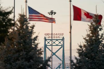 Vì sao Mỹ bất ngờ cắt giảm thuế đối với gỗ mềm Canada?