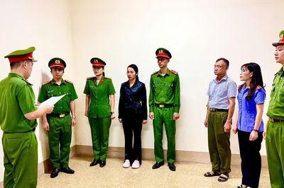 Lào Cai: Khởi tố nữ tài xế tăng ga bỏ chạy khi gặp cảnh sát giao thông