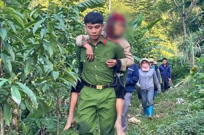 Tìm thấy cụ bà 79 tuổi đi lạc gần 4 ngày trong rừng ở Tuyên Quang