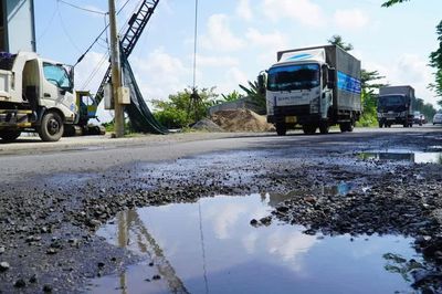 Quốc lộ 80 qua An Giang dày đặc 'ổ gà'