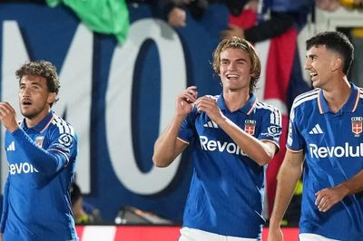 Nico Paz, kẻ hủy diệt MU: Truyền nhân của Messi hay Kaka mới?