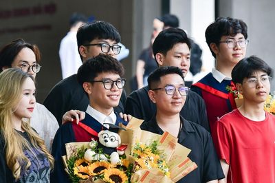 Bằng xuất sắc 'áp đảo', đại học làm gì để giảm lạm phát điểm số?
