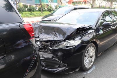 Hiện trường vụ 4 ô tô tông liên hoàn, ùn ứ kéo dài gần 2km ở TPHCM