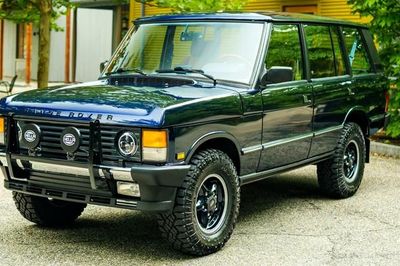 Phục chế xế cổ 34 năm tuổi Range Rover Classic 1993, giữ trọn chất cổ điển