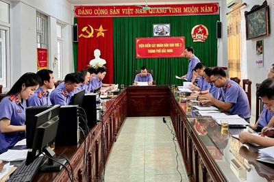 Viện trưởng VKSND TP Bắc Ninh thăm và làm việc tại VKSND khu vực 2