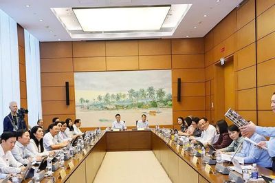 Cần công cụ đủ mạnh với thuốc lá để bảo vệ sức khỏe cộng đồng