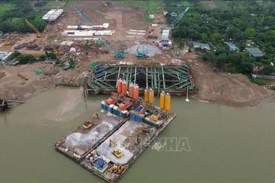 Bảy dự án cầu qua sông Hồng tăng tốc về đích trước APEC 2027