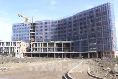 Vì sao bệnh viện hơn 3.300 tỷ đồng ở Cà Mau chậm tiến độ?