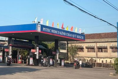 Chiều 22-10, xăng E10 giảm hơn 1.800 đồng/lít, dầu diesel tăng