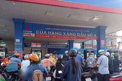 Cập nhật giá xăng dầu hôm nay 22/10/2026: Vision, Wave, SH, Toyota Vios đổ đầy bình hết bao nhiêu tiền?