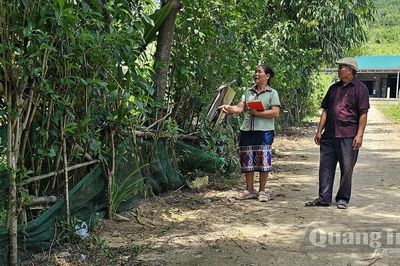 Nặng lòng với bản làng