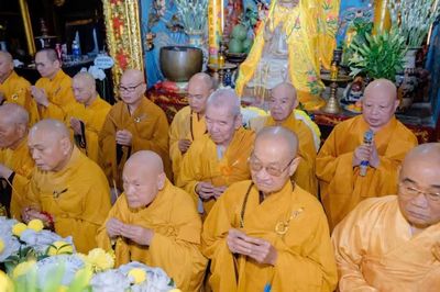 Trung ương Giáo hội, Ban Trị sự GHPGVN TP.HCM viếng tang Trưởng lão Hòa thượng Thích Huệ Thông