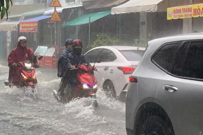 Bố trí giờ tan học hợp lý để tránh ùn tắc giao thông lúc cao điểm