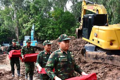 Tiếp tục phát hiện thêm nhiều hài cốt liệt sĩ tại Công viên Lê Thị Riêng