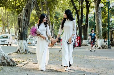 Dự báo thời tiết ngày 22/10: Hà Nội nắng ráo, TP.HCM mưa dông cục bộ