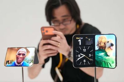 Giá iPhone Duo tại Việt Nam đắt hàng đầu Đông Nam Á