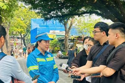 Đổi mới phương thức, giảm sức lao động cho công nhân môi trường