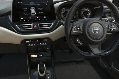 Hatchback Toyota giá 185 triệu đồng thiết kế trẻ trung, tiện nghi hiện đại, tốn 4,4L/100km phù hợp gia đình nhỏ