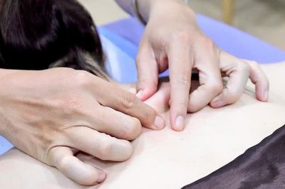 Nhiều du khách nước ngoài tìm đến bệnh viện Việt Nam sau chuyến bay dài