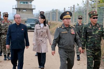 Em gái nhà lãnh đạo Kim Jong-un thị sát phòng tuyến biên giới, cảnh báo đáp trả Hàn Quốc