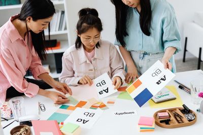 Giáo viên ngổn ngang với trăm việc không tên