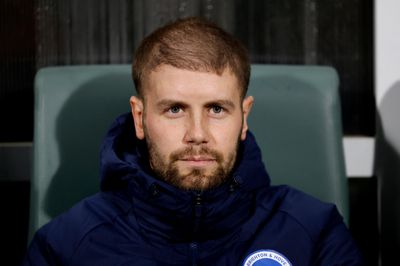 Brighton không để HLV ra đi