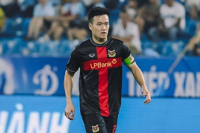 Đội bóng bầu Thụy thâu tóm 3 giải của V.League